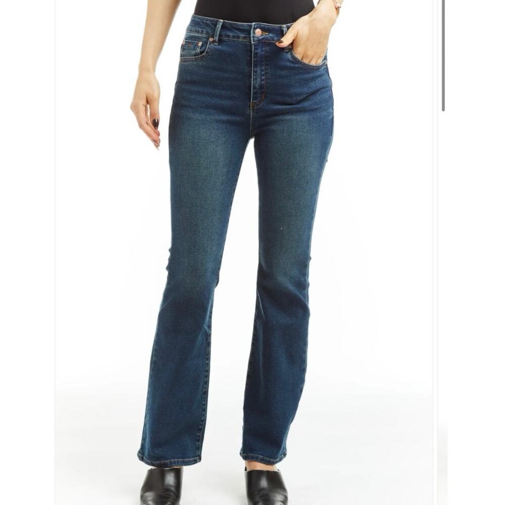 Tractr high rise loose flare jeans woman’s size 8/29 indigo blue